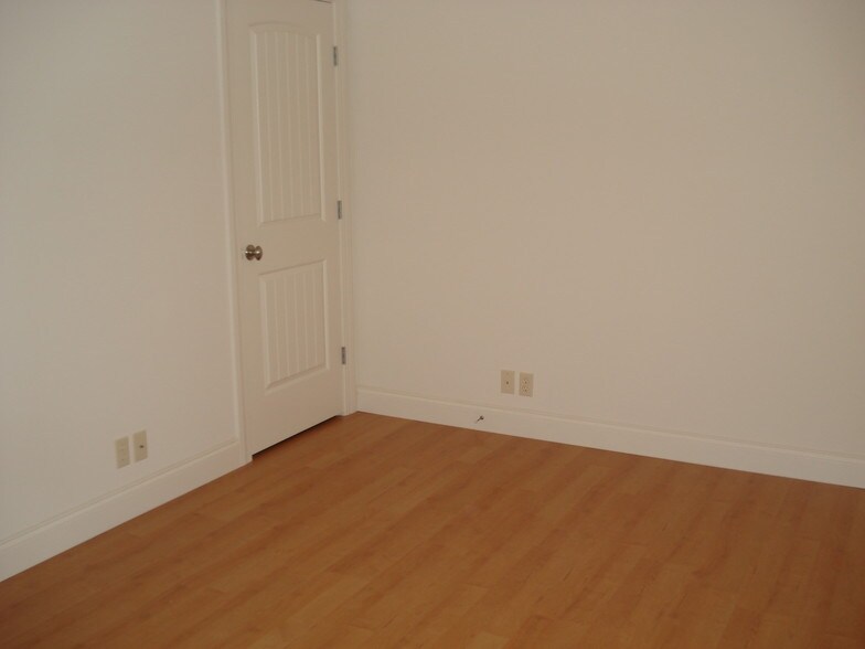 Bedroom - 7 Carlisle St