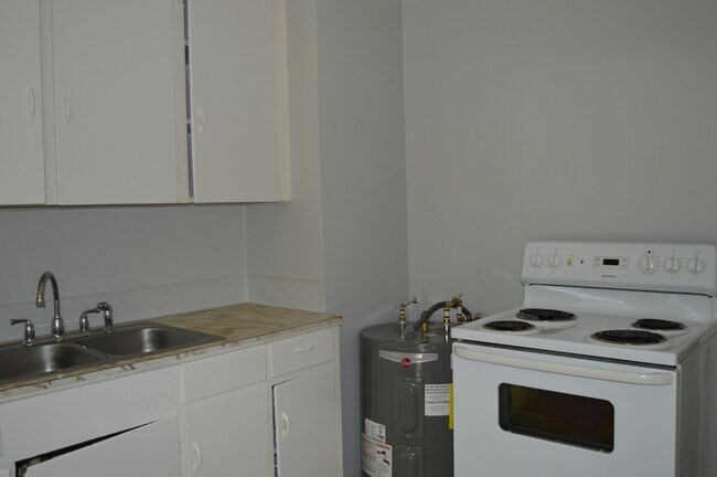 Building Photo - 516 Elam Ave