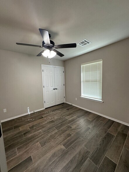 Building Photo - 705 Bobcat Trl