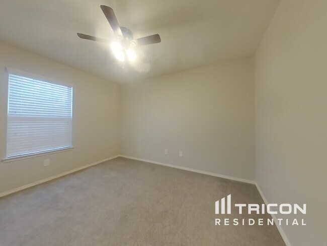 Building Photo - 12308 Shine Ave