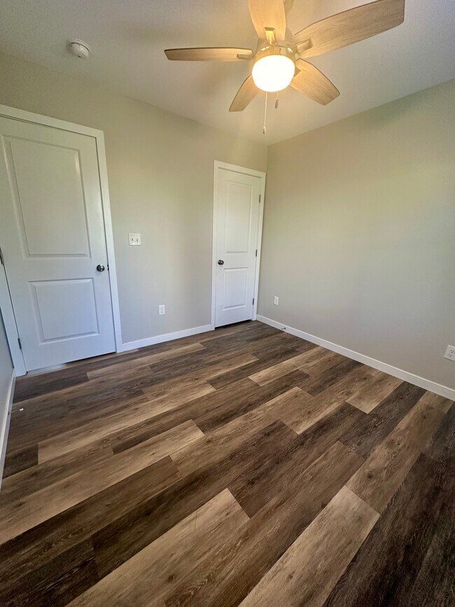 Building Photo - Staunton Apartments 301-314