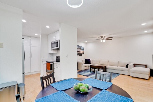 Building Photo - 505 Cypress Point Dr