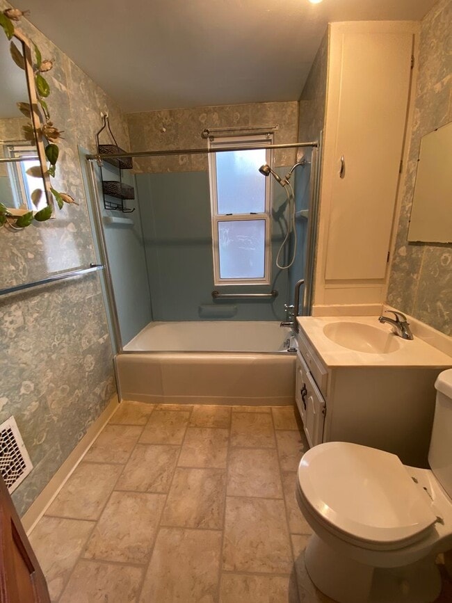 Building Photo - 315-317 N Paterson Street