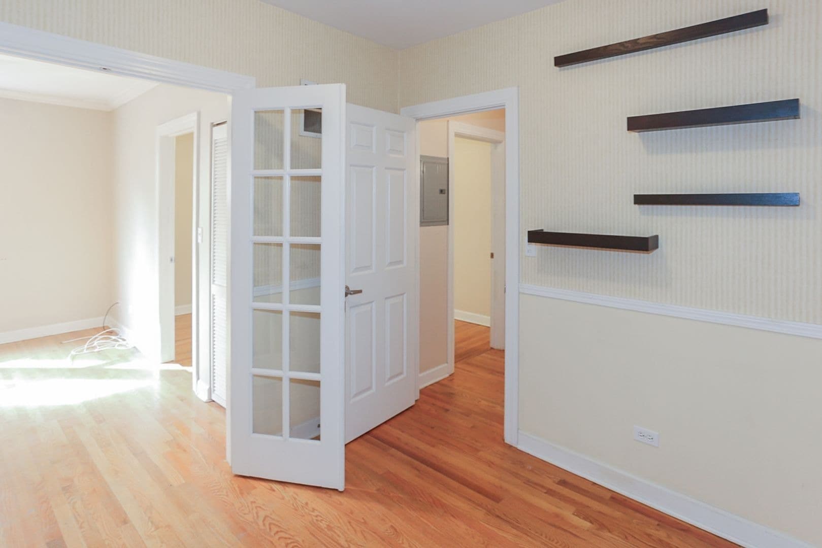 Building Photo - 3628 N Wilton Ave