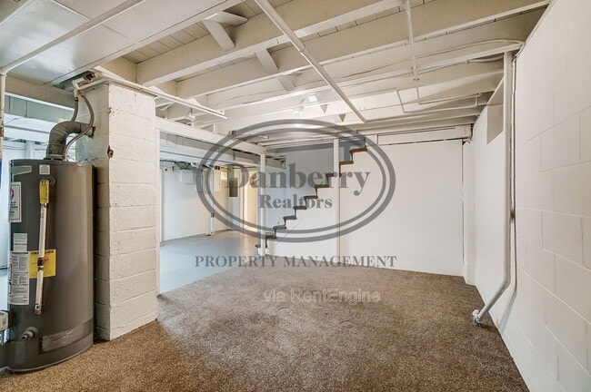 Building Photo - 347 Darrow Ave