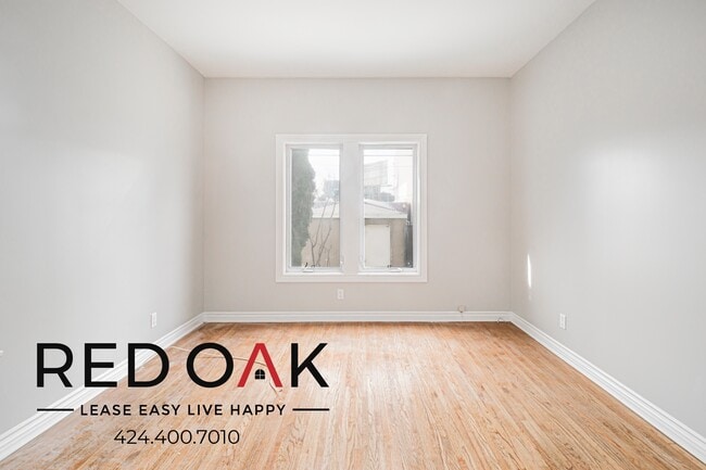 Building Photo - 109 S Sycamore Ave