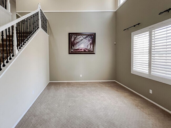 Building Photo - MUST SEE! Beautiful 3 bedroom + Loft + Office Space (or convert to 4th bedroom) + Large Backyard ...
