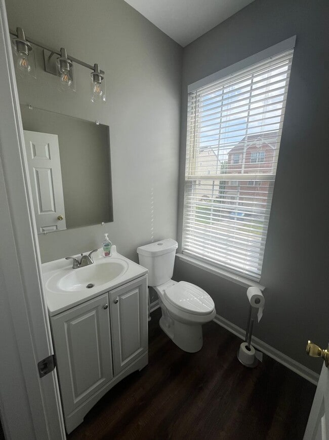 Building Photo - End Unit Townhouse in Brennan Estates- 2 B...