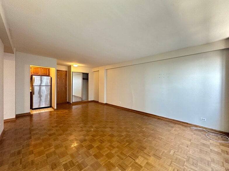 Building Photo - 4180 N Marine Dr