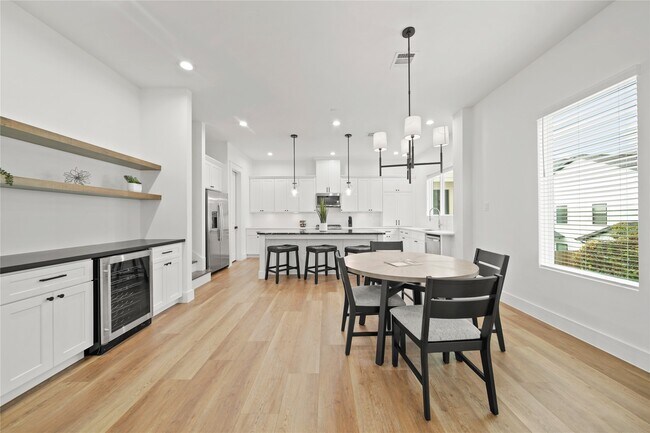 Building Photo - 2510 Gray St