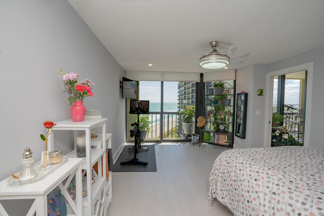 Building Photo - 9500 S Ocean Dr