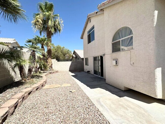 Building Photo - Beautiful Two-Story Home in Desirable West...