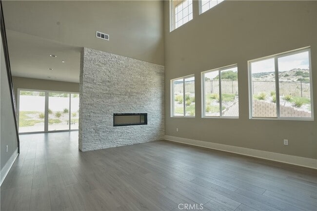 Building Photo - 6544 Canyon Oaks Dr