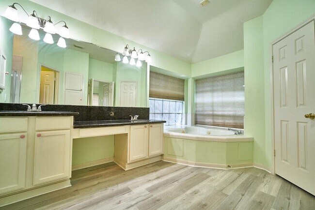Building Photo - 4503 Oak Valley Dr
