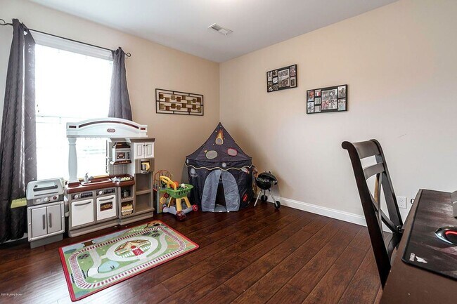 Building Photo - Beautiful 3-Bed Home In Mount Washington