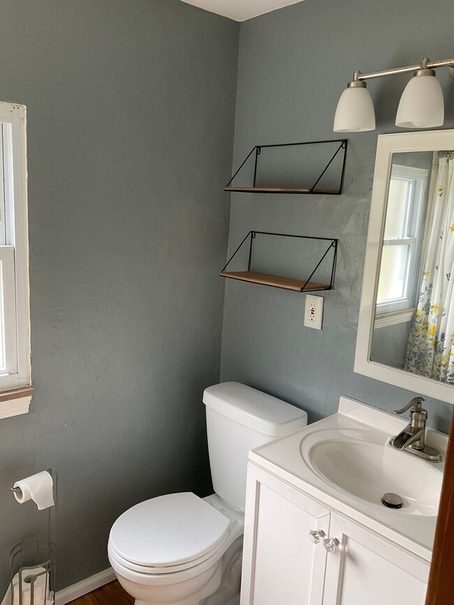 Building Photo - 3 Bedroom - Peaceful Living Just Minutes f...