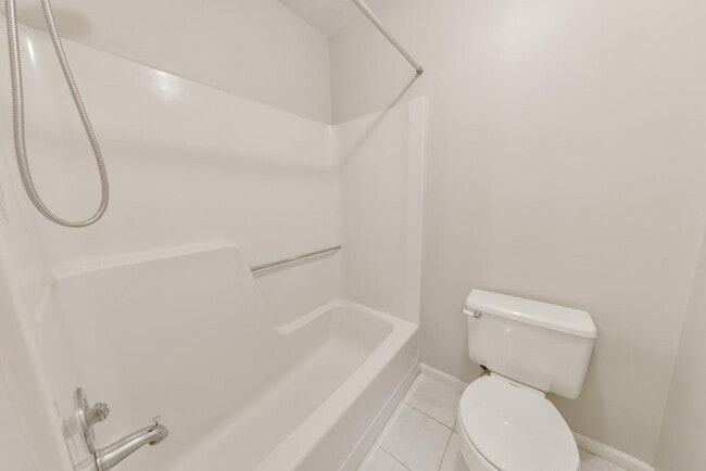 Building Photo - 2980 Hembree Rd NE