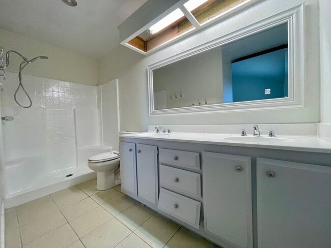 Building Photo - Cozy 3 Bedroom 2 Bathroom Home in El Cajon!