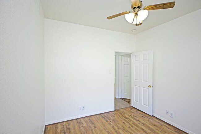 Building Photo - 1131 River Rock