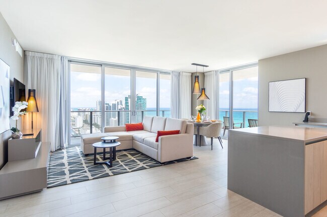 Building Photo - 4010 S Ocean Dr