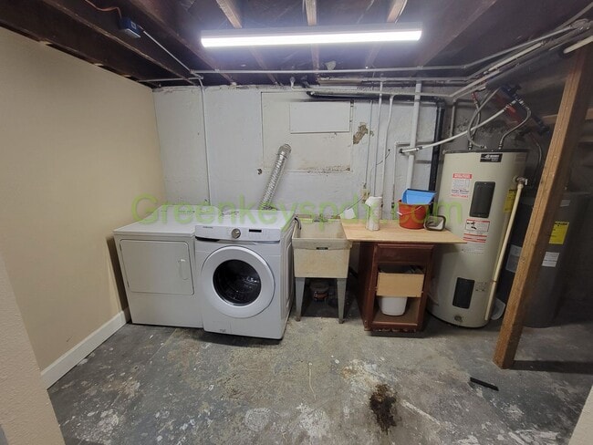 Building Photo - Amazing 1-Bedroom Unit in a Side-by-Side Duplex Near Hollywood District