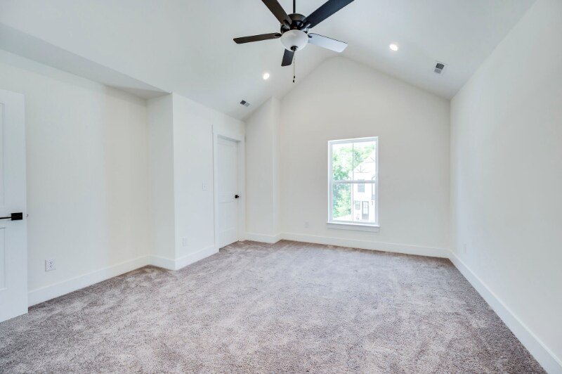 Building Photo - 518 Taffy Wy