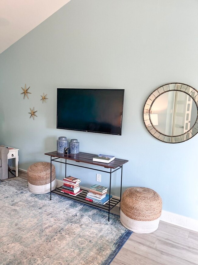 Building Photo - 3012 Avenue O 1/2