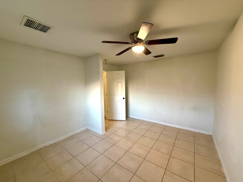 Building Photo - 318 Hightower Ave S