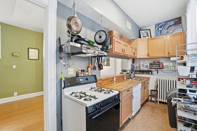 Building Photo - 1220 Louden St