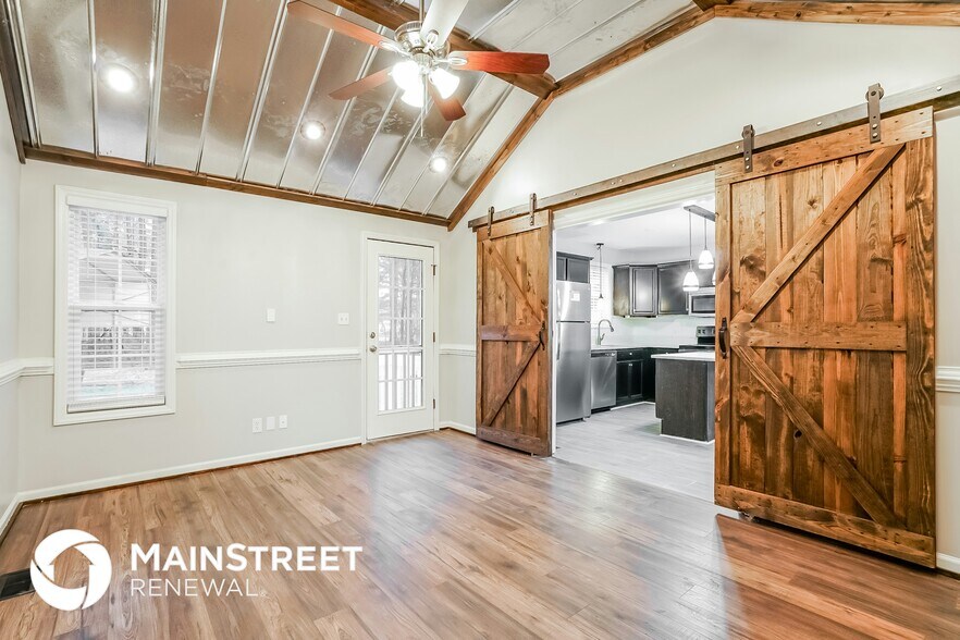 Building Photo - 241 Sommerset Dr