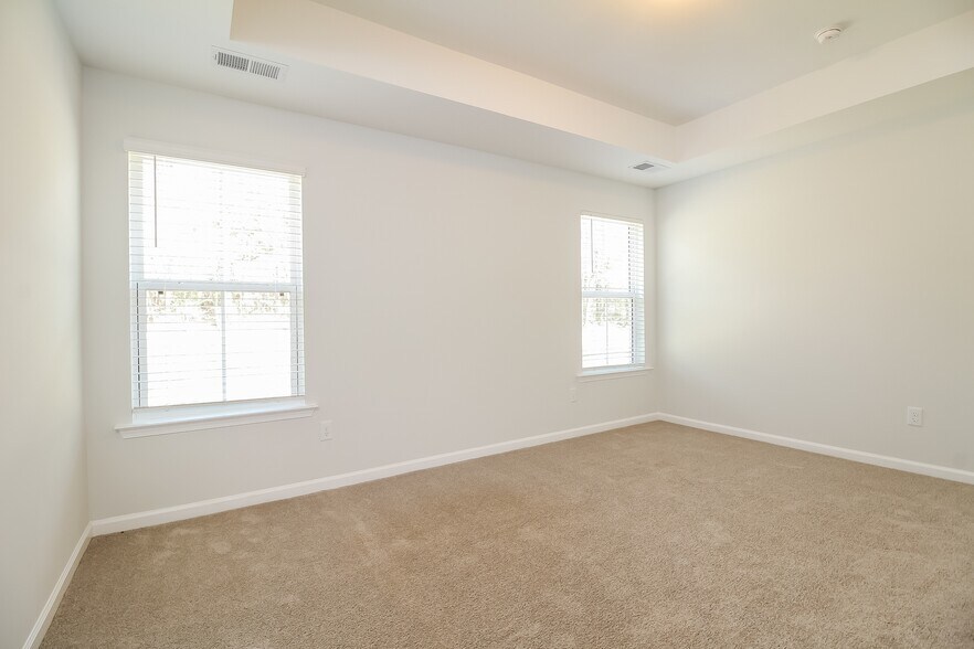 Building Photo - 313 Woodgate Wy