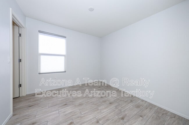 Building Photo - 2943 W Dakota Vista Way
