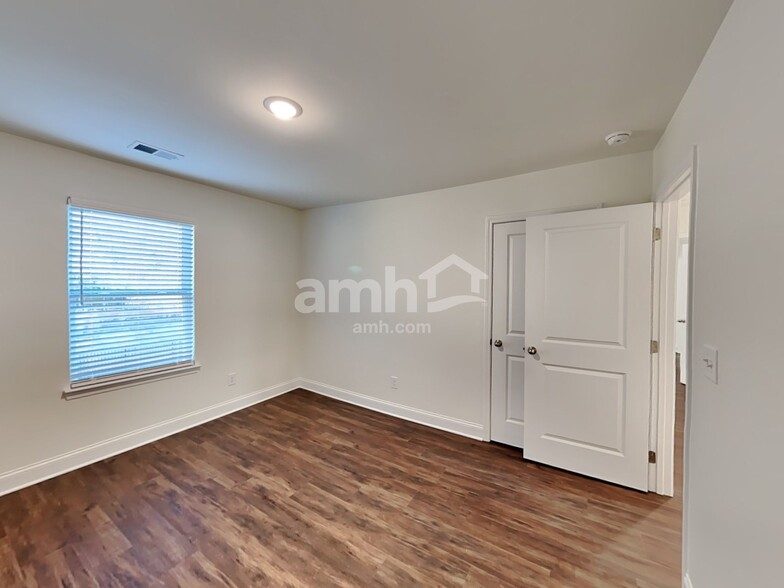 Building Photo - 30 Pecan Dr