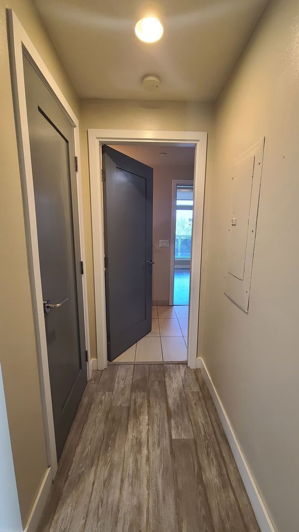 Building Photo - 2 Bedroom Condo located in Park House.