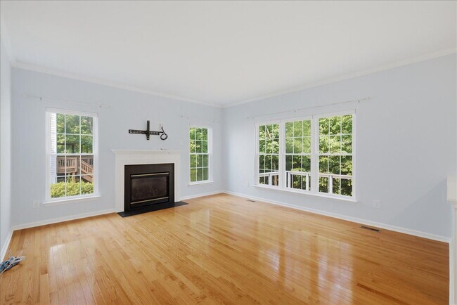 Building Photo - Spacious Broadlands Home Backing to Nature with Expansive Outdoor Living