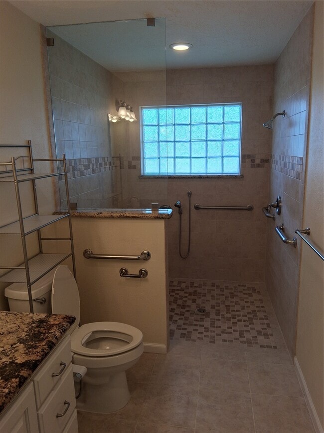 Building Photo - 17010 Poplar Hill St