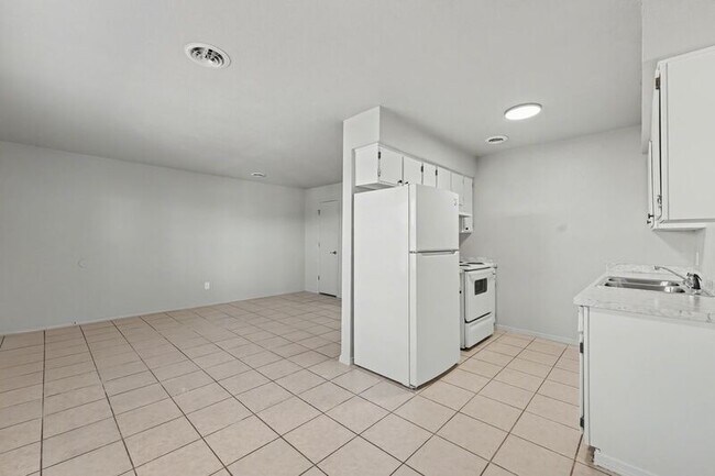 Building Photo - 1241-1247-1247 W Sunset Dr