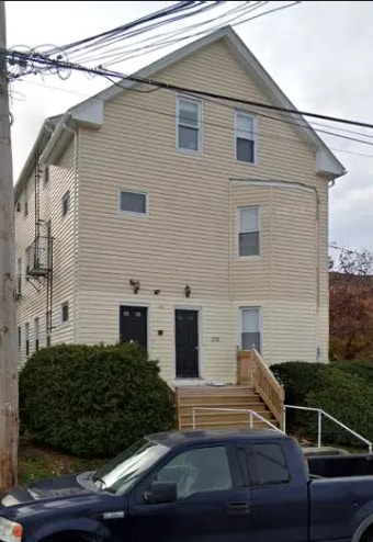 Primary Photo - 115 Waterman Ave