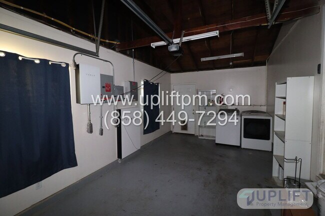 Building Photo - 5304 Nutmeg St