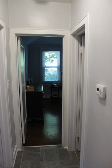 Building Photo - 963 N 70th St