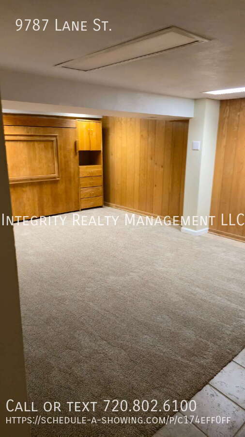 Building Photo - 9787 Lane St