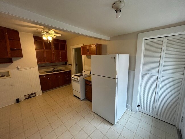 Building Photo - Charming 2 bedroom 1 bath home!