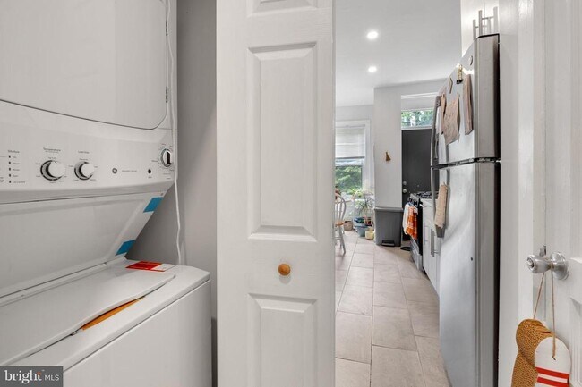 Building Photo - 4706 Warrington Ave