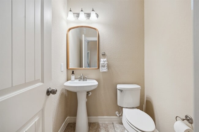 Building Photo - 28510 Lazy Rock Dr