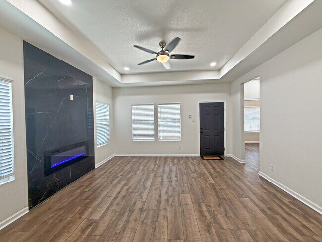 Building Photo - 338 SW 42nd St