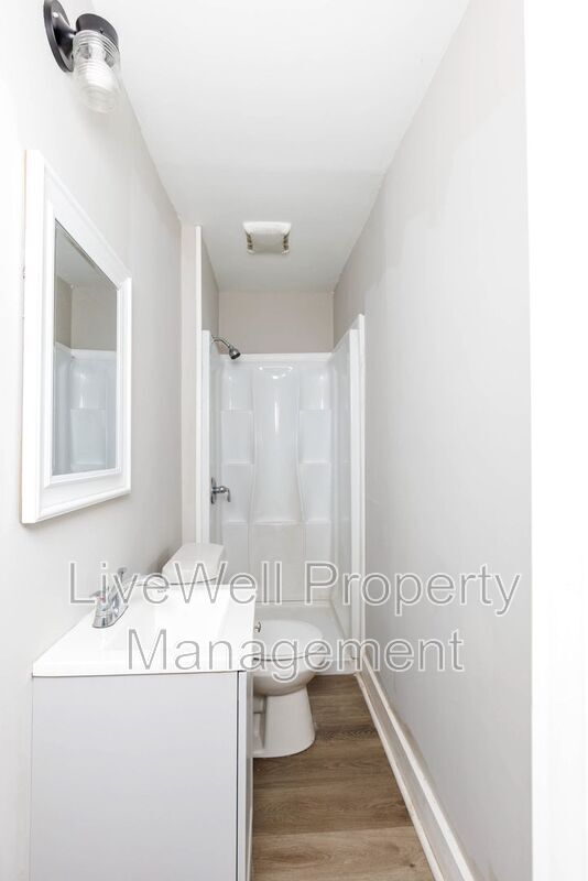Building Photo - 4633 Court S