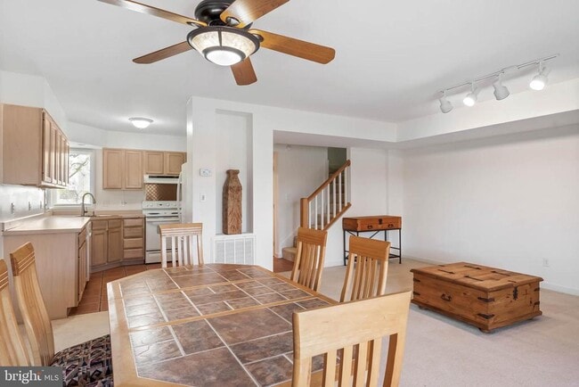 Building Photo - 539 Hudson Ave