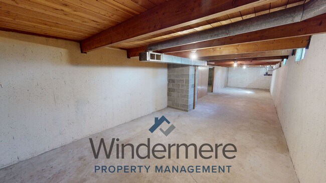 Building Photo - 2544 Kendal Rd