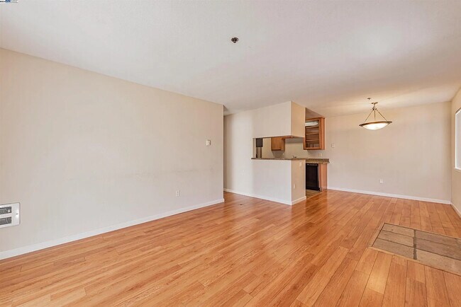 Building Photo - Sunnyvale 1BR with Private Balcony, In-Unit Laundry & Central Air – Prime Value at $2,129