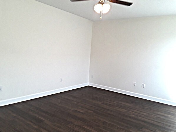 Building Photo - 521 Pine Terrace Dr